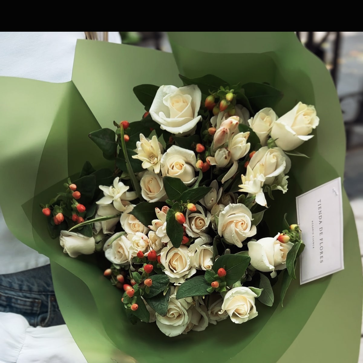 Grande con estación y rosas